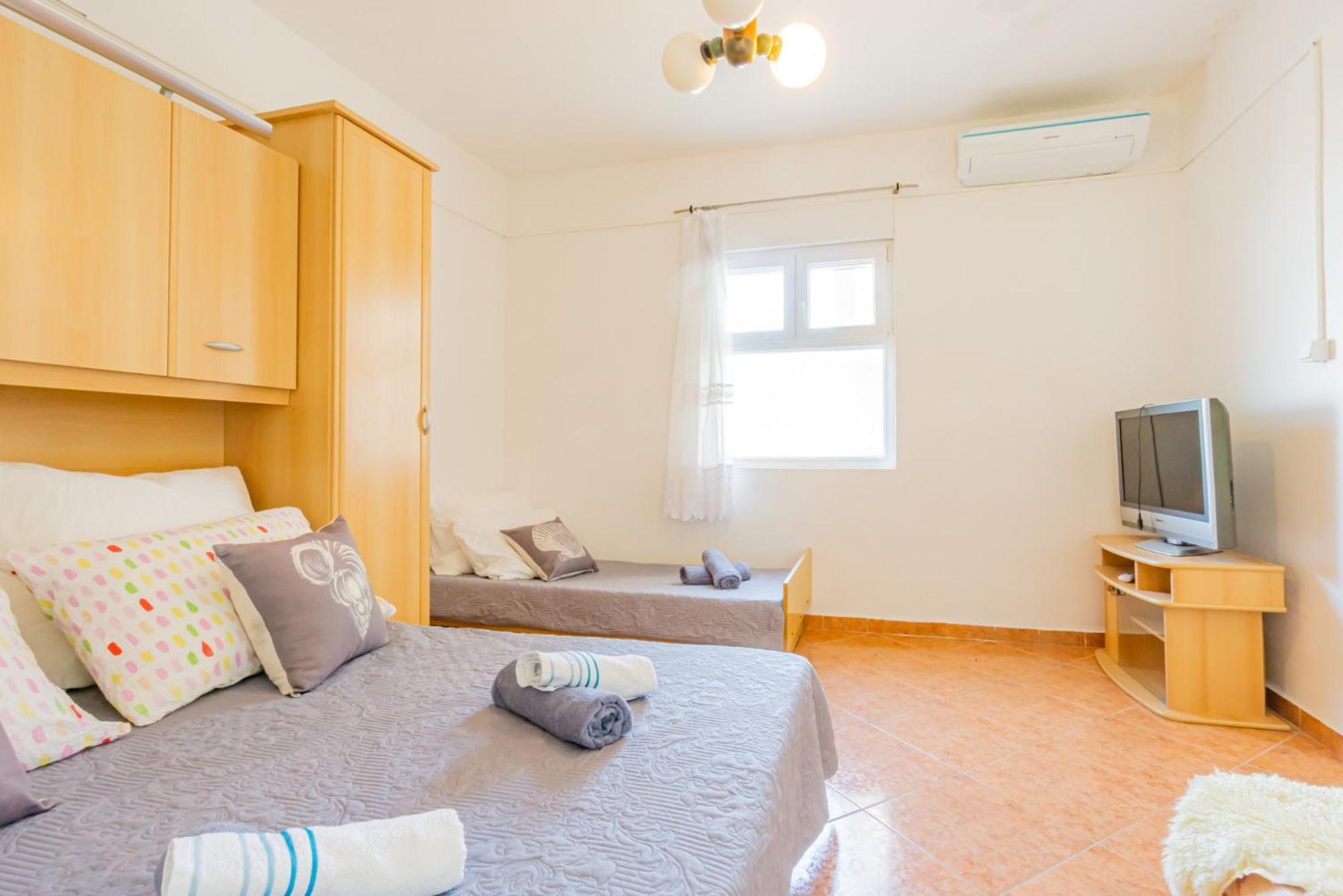 Jasko I Jelica Beautiful View Apartment Metajna Bilik gambar