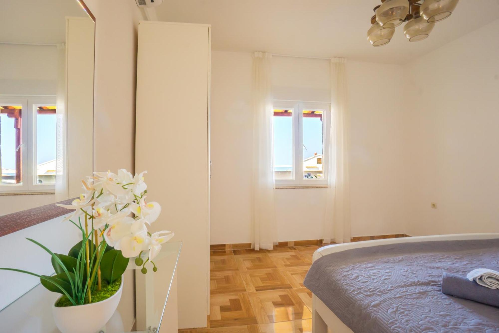 Jasko I Jelica Beautiful View Apartment Metajna Bilik gambar